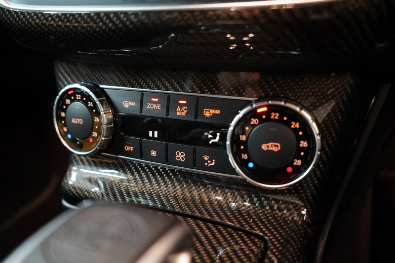 AMG Gクラス G63 designoエクスクルーシブインテリア designoミスティックホワイト カーボンインテリア サイドビューカメラ 中古車 中古車