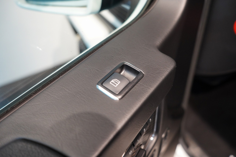 AMG Gクラス G63 designoエクスクルーシブインテリア designoミスティックホワイト カーボンインテリア サイドビューカメラ 中古車 中古車