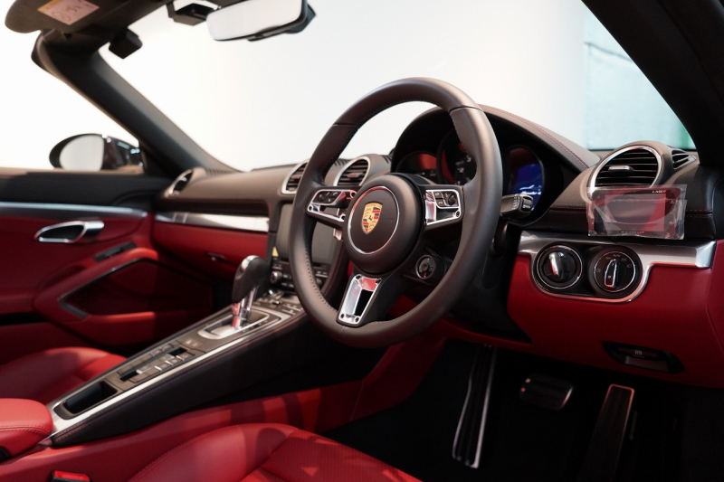 ポルシェ 718 ボクスター GTS 4.0 PDK ツートーンレザーインテリア PDLS+LEDヘッドライト ジェットブラック 中古車 中古車