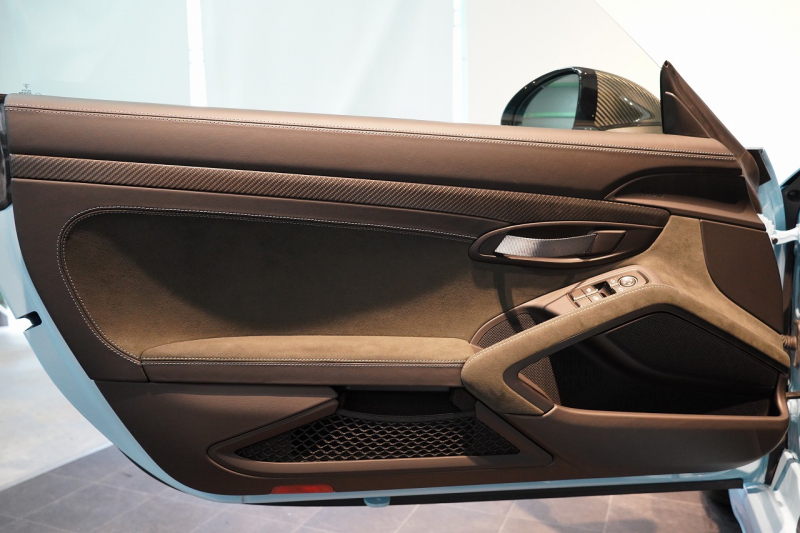 ポルシェ 718スパイダー RS PDK OP605 ガルフブルー ヴァイザッハPKG クロノPKG PCCB Fリフト レザーインテリア 中古車 中古車