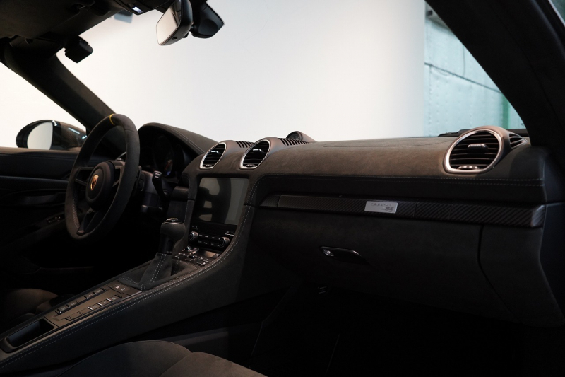 ポルシェ 718スパイダー RS PDK OP605 ガルフブルー ヴァイザッハPKG クロノPKG PCCB Fリフト レザーインテリア 中古車 中古車