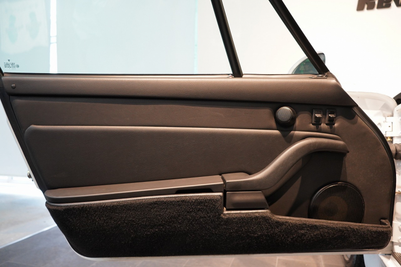 ポルシェ 911(Type993) Carrera S Tiptronic ターボSエアロキット MIZWAディーラー車 中古車 中古車