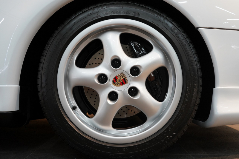 ポルシェ 911(Type993) Carrera S Tiptronic ターボSエアロキット MIZWAディーラー車 中古車 中古車