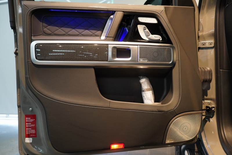 AMG Gクラス G63 AMG世田谷特別オーダープログラム車 左H ワンオーナー クラシックグレー カーボンインテリア&ステアリング 中古車 中古車