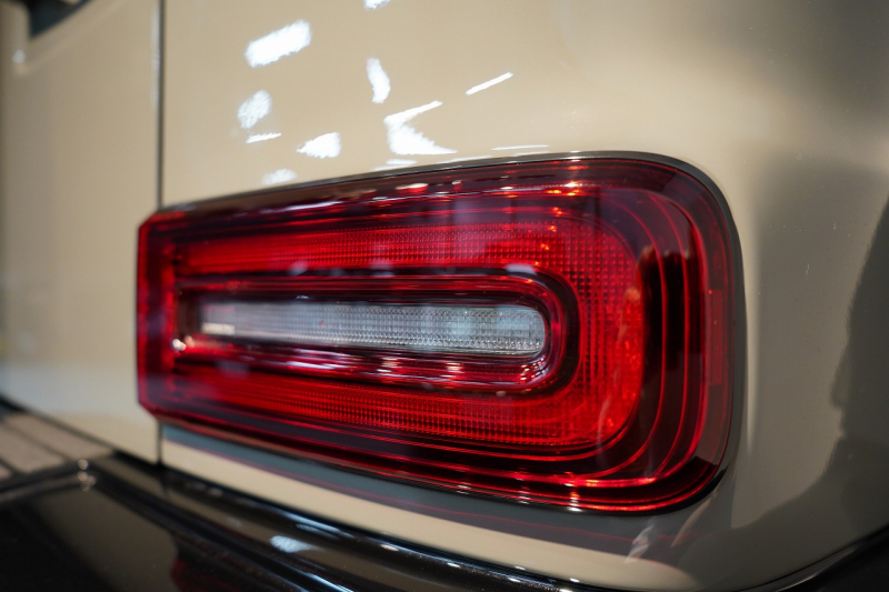 AMG Gクラス G63 AMG世田谷特別オーダープログラム車 左H ワンオーナー クラシックグレー カーボンインテリア&ステアリング 中古車 中古車