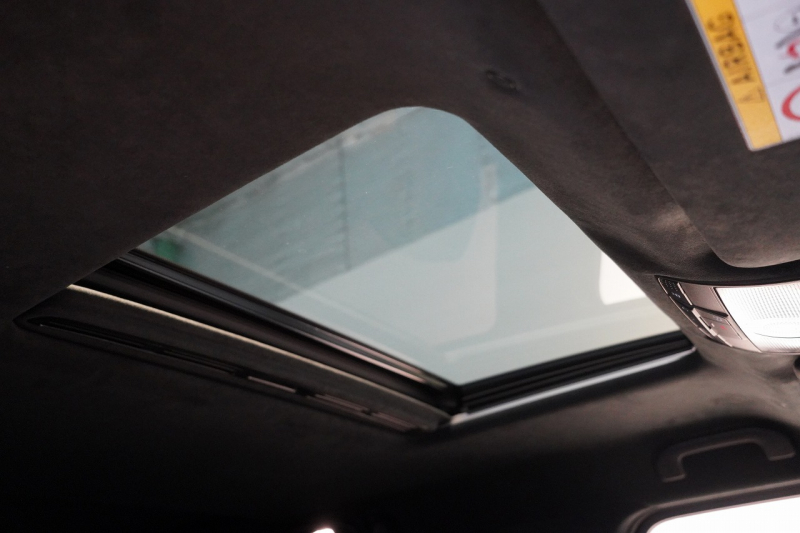 AMG Gクラス G63 AMG世田谷特別オーダープログラム車 左H ワンオーナー クラシックグレー カーボンインテリア&ステアリング 中古車 中古車