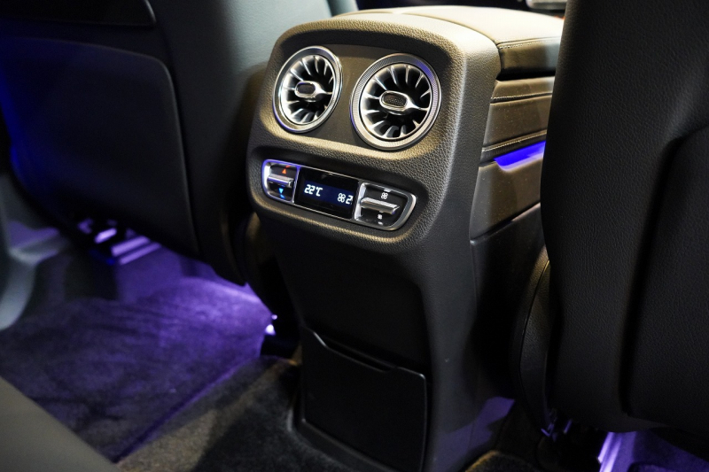 AMG Gクラス G63 AMG世田谷特別オーダープログラム車 左H ワンオーナー クラシックグレー カーボンインテリア&ステアリング 中古車 中古車