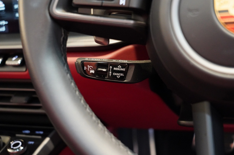 ポルシェ 911(Type992) 911Carrera S Cabriolet スポーツクロノ&エグゾースト ブラック×ボルドーレッドオールレザーインテリア クレヨン OP420  中古車