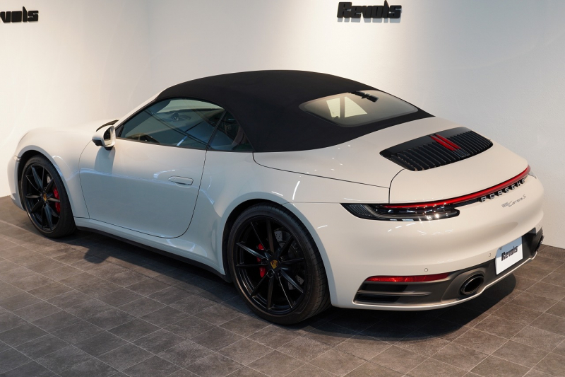 ポルシェ 911(Type992) 911Carrera S Cabriolet スポーツクロノ&エグゾースト ブラック×ボルドーレッドオールレザーインテリア クレヨン OP420  中古車