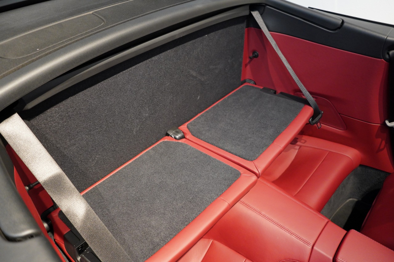 ポルシェ 911(Type992) 911Carrera S Cabriolet スポーツクロノ&エグゾースト ブラック×ボルドーレッドオールレザーインテリア クレヨン OP420  中古車