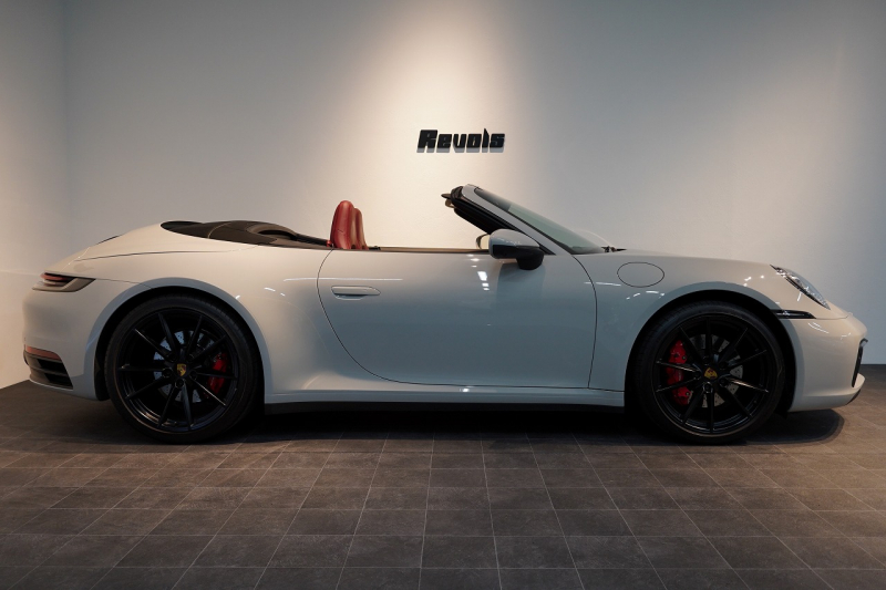 ポルシェ 911(Type992) 911Carrera S Cabriolet スポーツクロノ&エグゾースト ブラック×ボルドーレッドオールレザーインテリア クレヨン OP420  中古車