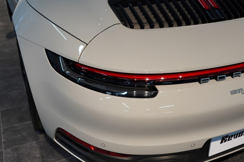 ポルシェ 911(Type992) 911Carrera S Cabriolet スポーツクロノ&エグゾースト ブラック×ボルドーレッドオールレザーインテリア クレヨン OP420  中古車