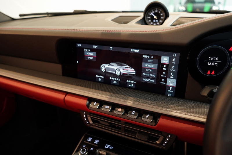 ポルシェ 911(Type992) 911Carrera S Cabriolet スポーツクロノ&エグゾースト ブラック×ボルドーレッドオールレザーインテリア クレヨン OP420  中古車