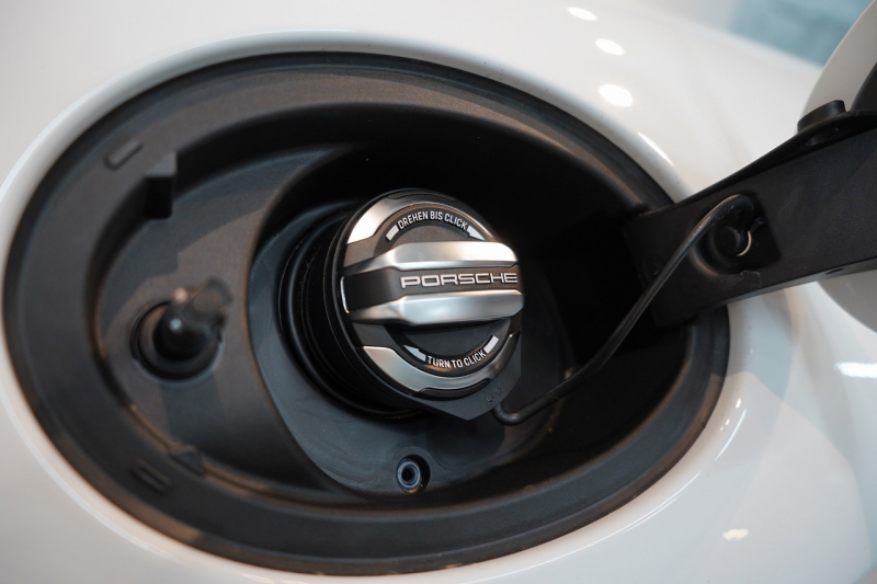 ポルシェ 911(Type992) Carrera T 6MT 後期モデル(992.2) ワンオーナー CarreraTエクステリアPKG スポーツデザインPKG HDマトリックスLEDヘッドライト 中古車 中古車