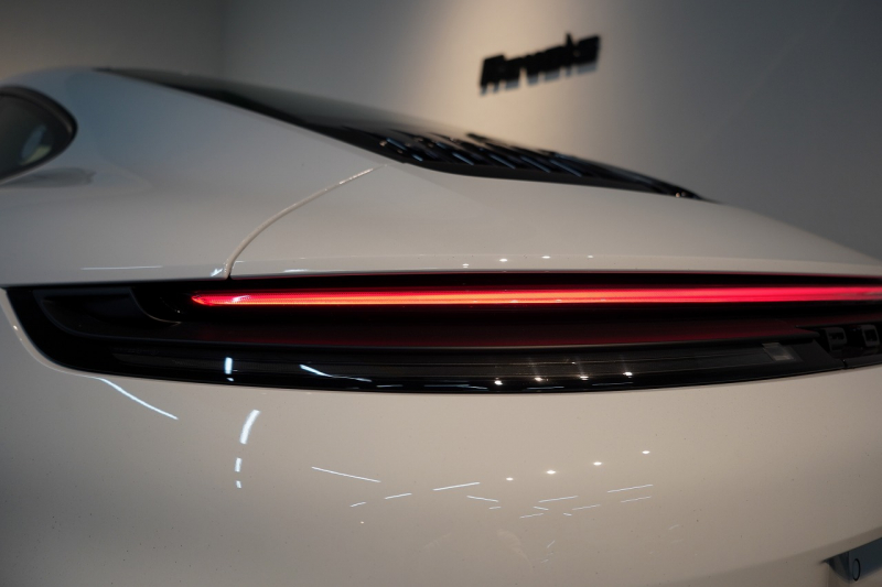 ポルシェ 911(Type992) Carrera T 6MT 後期モデル(992.2) ワンオーナー CarreraTエクステリアPKG スポーツデザインPKG HDマトリックスLEDヘッドライト 中古車 中古車