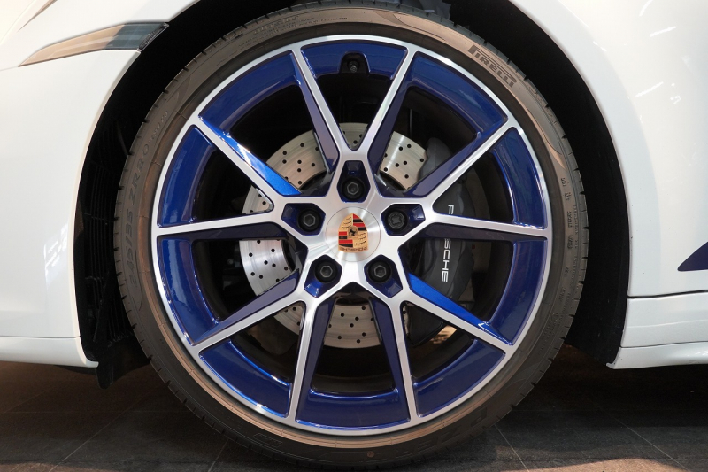 ポルシェ 911(Type992) Carrera T 6MT 後期モデル(992.2) ワンオーナー CarreraTエクステリアPKG スポーツデザインPKG HDマトリックスLEDヘッドライト 中古車 中古車