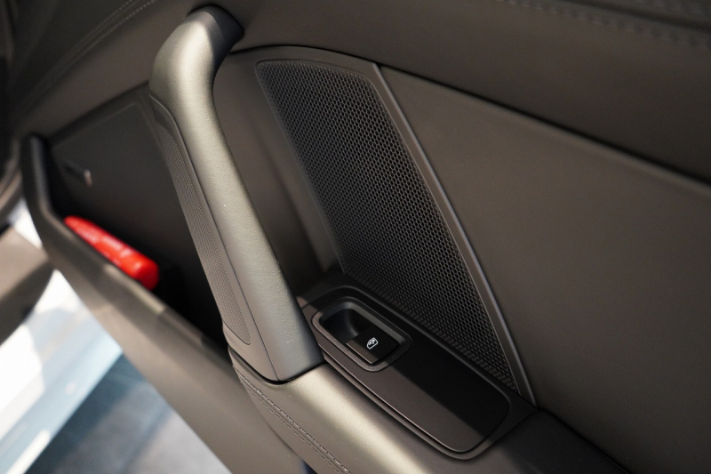 ポルシェ 911(Type992) Carrera T 6MT 後期モデル(992.2) ワンオーナー CarreraTエクステリアPKG スポーツデザインPKG HDマトリックスLEDヘッドライト 中古車 中古車