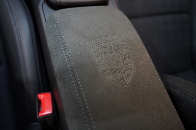 ポルシェ 911(Type992) Carrera T 6MT 後期モデル(992.2) ワンオーナー CarreraTエクステリアPKG スポーツデザインPKG HDマトリックスLEDヘッドライト 中古車 中古車