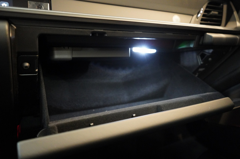 ポルシェ 911(Type992) Carrera T 6MT 後期モデル(992.2) ワンオーナー CarreraTエクステリアPKG スポーツデザインPKG HDマトリックスLEDヘッドライト 中古車 中古車