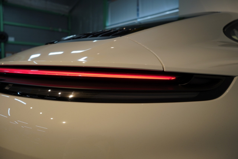 ポルシェ 911(Type992) Carrera T 6MT 後期モデル(992.2) ワンオーナー CarreraTエクステリアPKG スポーツデザインPKG HDマトリックスLEDヘッドライト 中古車 中古車