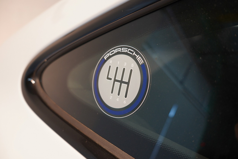 ポルシェ 911(Type992) Carrera T 6MT 後期モデル(992.2) ワンオーナー CarreraTエクステリアPKG スポーツデザインPKG HDマトリックスLEDヘッドライト 中古車 中古車