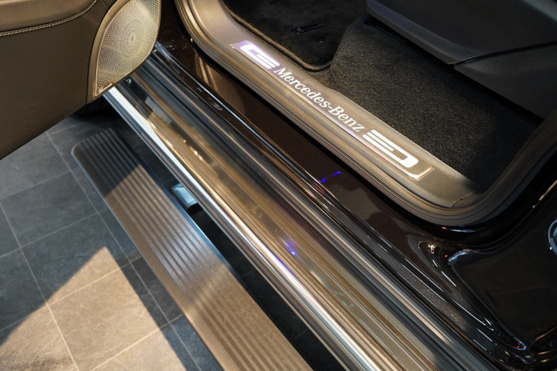 メルセデスベンツ Gクラス G450d Launch Edition  1オーナー ナイトPKG仕様 WALD24インチホイール 電動サイドステップ 中古車 中古車