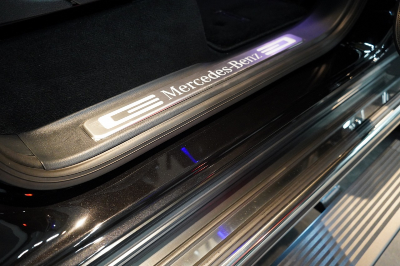 メルセデスベンツ Gクラス G450d Launch Edition  1オーナー ナイトPKG仕様 WALD24インチホイール 電動サイドステップ 中古車 中古車