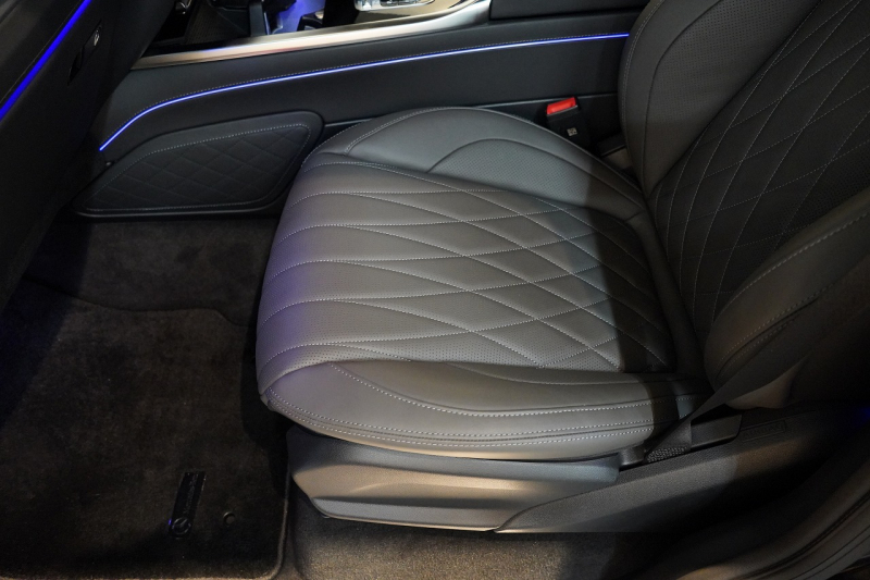 メルセデスベンツ Gクラス G450d Launch Edition  1オーナー ナイトPKG仕様 WALD24インチホイール 電動サイドステップ 中古車 中古車