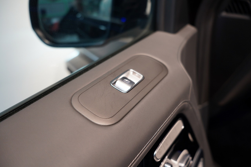 メルセデスベンツ Gクラス G450d Launch Edition  1オーナー ナイトPKG仕様 WALD24インチホイール 電動サイドステップ 中古車 中古車