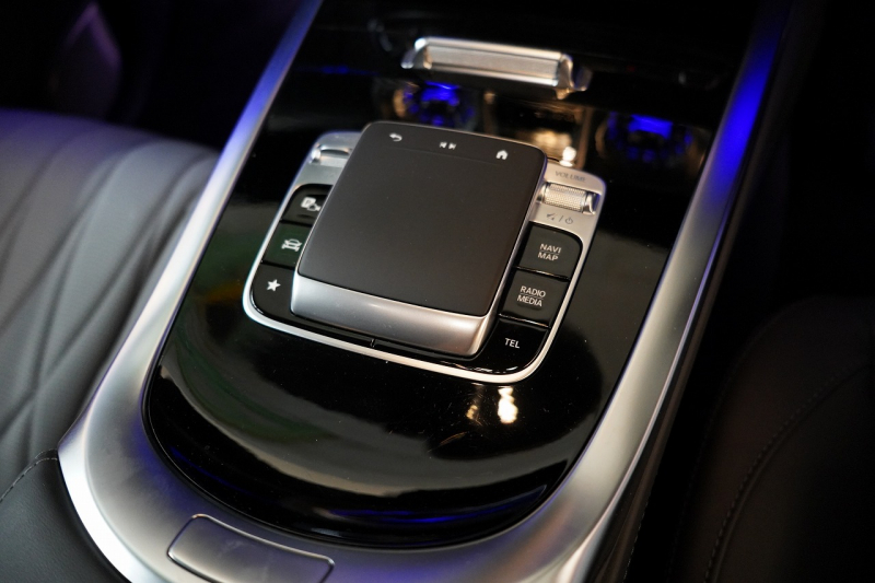 メルセデスベンツ Gクラス G450d Launch Edition  1オーナー ナイトPKG仕様 WALD24インチホイール 電動サイドステップ 中古車 中古車