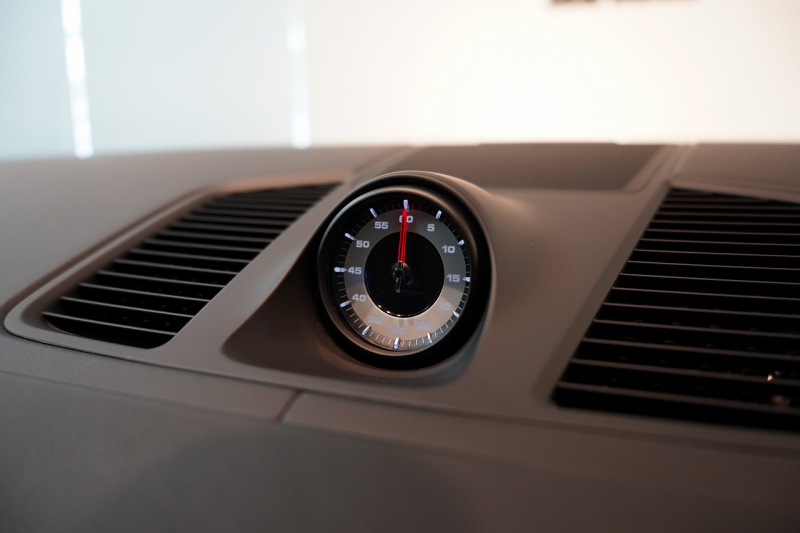 ポルシェ カイエンクーペ GTS TiptronicS ライトウエイトスポーツPKG PDLS+LEDヘッドライト 4ゾーンオートエアコン 中古車 中古車