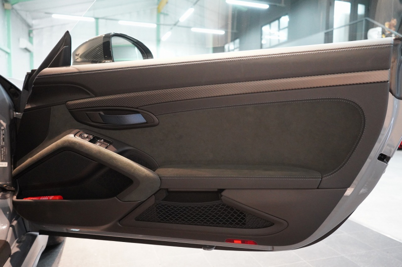 ポルシェ 718 ケイマン GT4RS ワンオーナー OP511万 ヴァイザッハPKG クロノPKG PCCB Fリフト レザーインテリア LEDヘッドライト 中古車 中古車