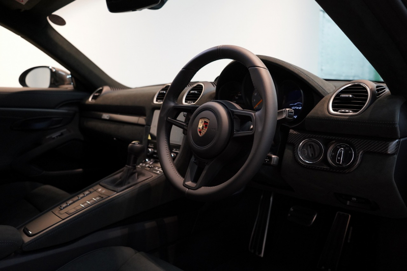 ポルシェ 718 ケイマン GT4RS ワンオーナー OP511万 ヴァイザッハPKG クロノPKG PCCB Fリフト レザーインテリア LEDヘッドライト 中古車 中古車