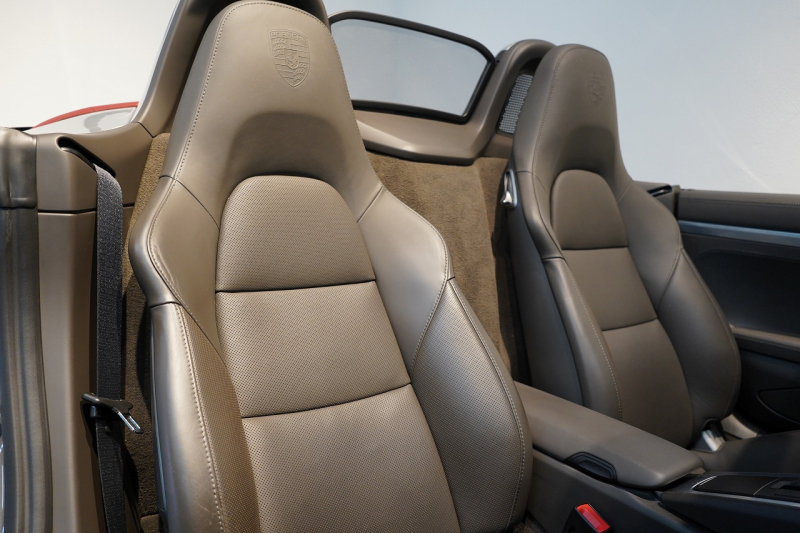 ポルシェ ボクスター(Type981) GTS PDK ナチュラルレザーインテリア 18way電動シート シートベンチレーター PDLS+バイキセノンヘッドランプ エントリー&ドライブ 中古車 中古車