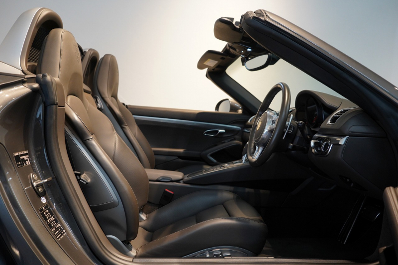 ポルシェ ボクスター(Type981) GTS PDK ナチュラルレザーインテリア 18way電動シート シートベンチレーター PDLS+バイキセノンヘッドランプ エントリー&ドライブ 中古車 中古車