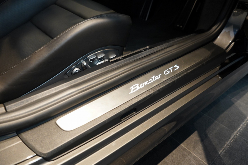 ポルシェ ボクスター(Type981) GTS PDK ナチュラルレザーインテリア 18way電動シート シートベンチレーター PDLS+バイキセノンヘッドランプ エントリー&ドライブ 中古車 中古車