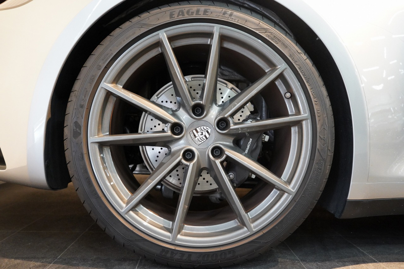 ポルシェ 911(Type992) Carrera T 7MT 左H OP245万 Fリフト リアアクスルステア CarreraTインテリア BOSEサウンド 新車保証&PSMP3年付 中古車 中古車