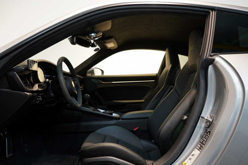 ポルシェ 911(Type992) Carrera T 7MT 左H OP245万 Fリフト リアアクスルステア CarreraTインテリア BOSEサウンド 新車保証&PSMP3年付 中古車 中古車