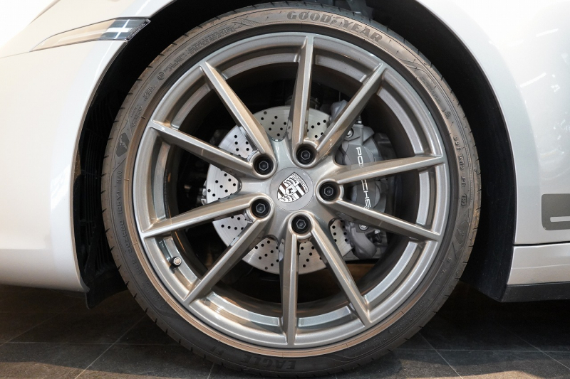 ポルシェ 911(Type992) Carrera T 7MT 左H OP245万 Fリフト リアアクスルステア CarreraTインテリア BOSEサウンド 新車保証&PSMP3年付 中古車 中古車