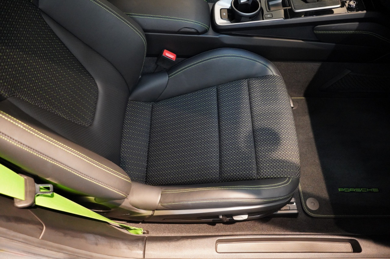 ポルシェ 911(Type992) Carrera T 7MT 左H OP245万 Fリフト リアアクスルステア CarreraTインテリア BOSEサウンド 新車保証&PSMP3年付 中古車 中古車