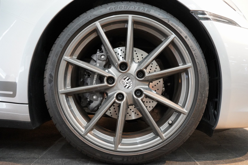 ポルシェ 911(Type992) Carrera T 7MT 左H OP245万 Fリフト リアアクスルステア CarreraTインテリア BOSEサウンド 新車保証&PSMP3年付 中古車 中古車