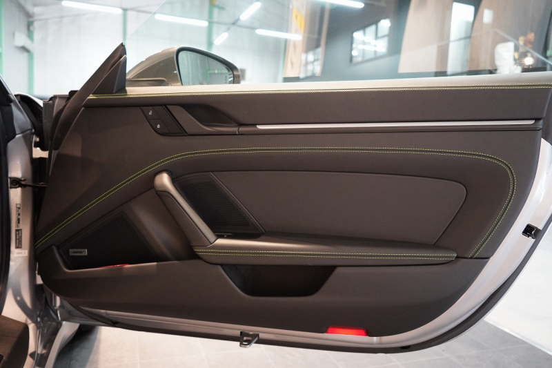 ポルシェ 911(Type992) Carrera T 7MT 左H OP245万 Fリフト リアアクスルステア CarreraTインテリア BOSEサウンド 新車保証&PSMP3年付 中古車 中古車