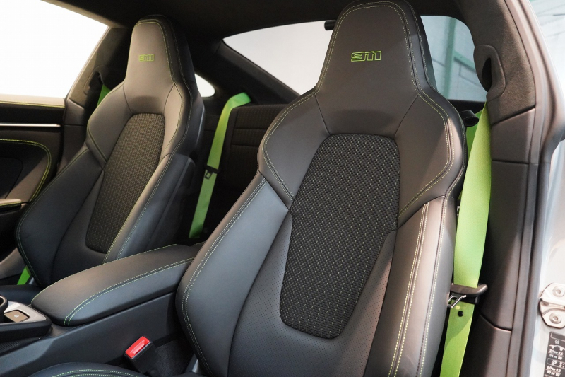 ポルシェ 911(Type992) Carrera T 7MT 左H OP245万 Fリフト リアアクスルステア CarreraTインテリア BOSEサウンド 新車保証&PSMP3年付 中古車 中古車