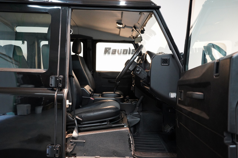 ランドローバー ディフェンダー 110 XS AT換装 純正LEDヘッドランプ 純正サイドステップ サントリーニブラック 中古車 中古車