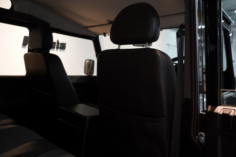 ランドローバー ディフェンダー 110 XS AT換装 純正LEDヘッドランプ 純正サイドステップ サントリーニブラック 中古車 中古車