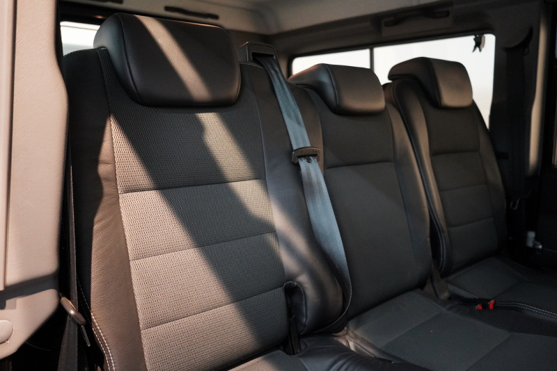 ランドローバー ディフェンダー 110 XS AT換装 純正LEDヘッドランプ 純正サイドステップ サントリーニブラック 中古車 中古車