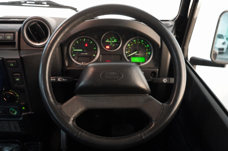 ランドローバー ディフェンダー 110 XS AT換装 純正LEDヘッドランプ 純正サイドステップ サントリーニブラック 中古車 中古車