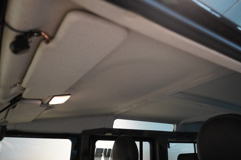 ランドローバー ディフェンダー 110 XS AT換装 純正LEDヘッドランプ 純正サイドステップ サントリーニブラック 中古車 中古車