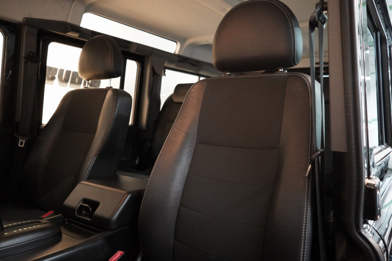 ランドローバー ディフェンダー 110 XS AT換装 純正LEDヘッドランプ 純正サイドステップ サントリーニブラック 中古車 中古車