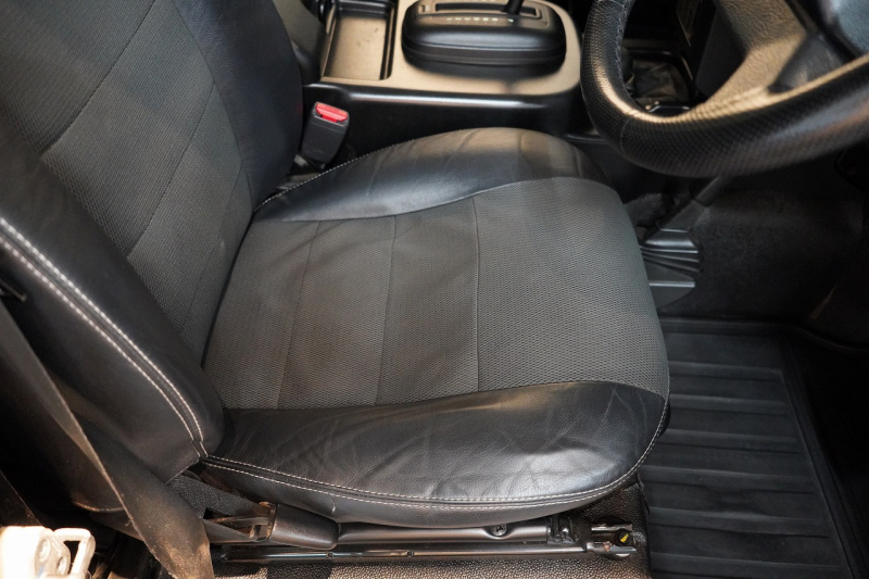 ランドローバー ディフェンダー 110 XS AT換装 純正LEDヘッドランプ 純正サイドステップ サントリーニブラック 中古車 中古車